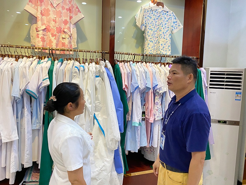 展示不同功能特点的医护面料