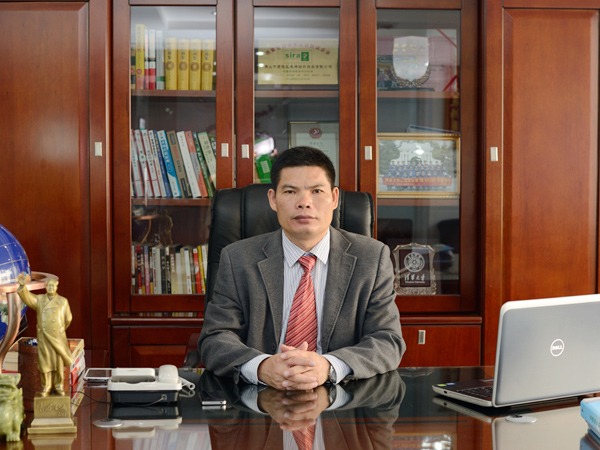 世界杯官网中文版董事长-黄日荣